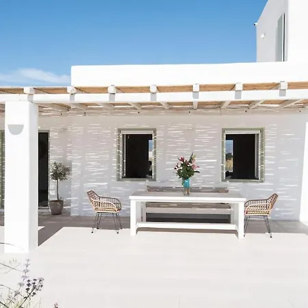 Klar, On The Outskirts Of , Paros Nausa