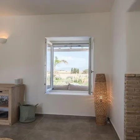 Villa Klar, On The Outskirts Of , Paros Naousa (Paros)