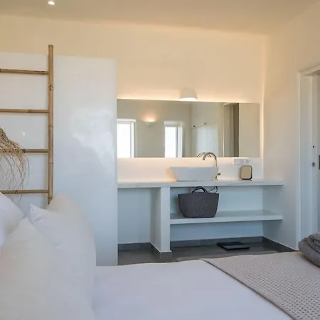 Villa Klar, On The Outskirts Of , Paros