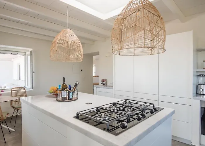 Klar, On The Outskirts Of , Paros ナウサ