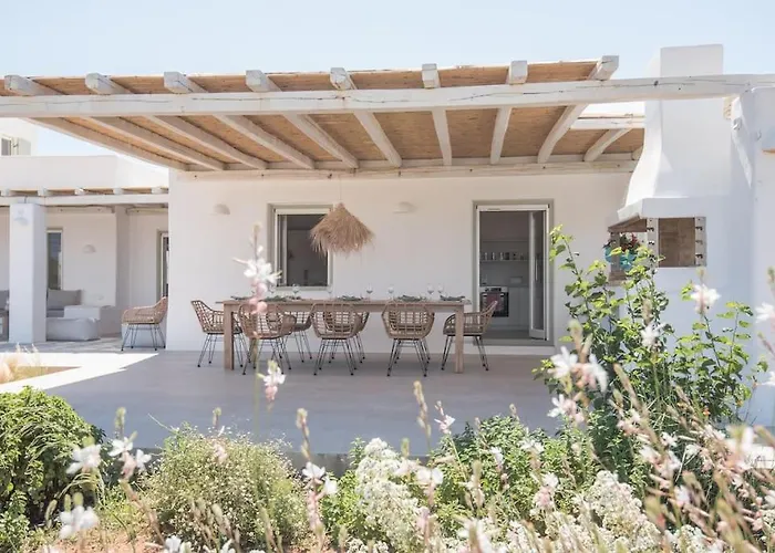 Klar, On The Outskirts Of , Paros ナウサ